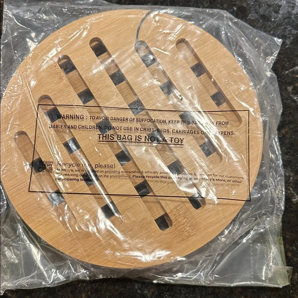 NWT Arch Studio Two-Piece Bamboo Trivet Set
